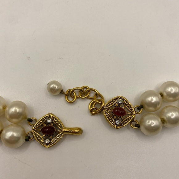 Vintage Chanel Two Strand Pearl 12mm Necklace W/Gripoix Clap - Picture 10 of 14
